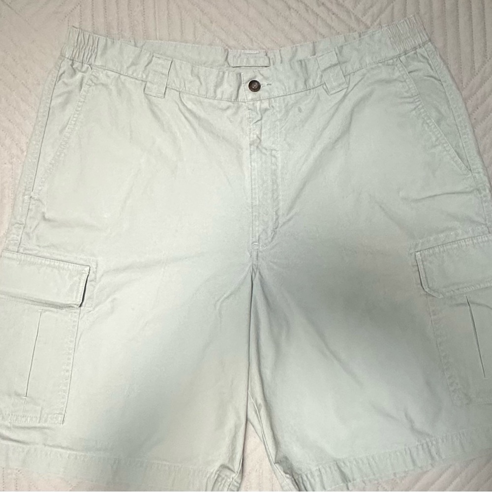 L.L. Bean White Cargo Shorts Classic Design